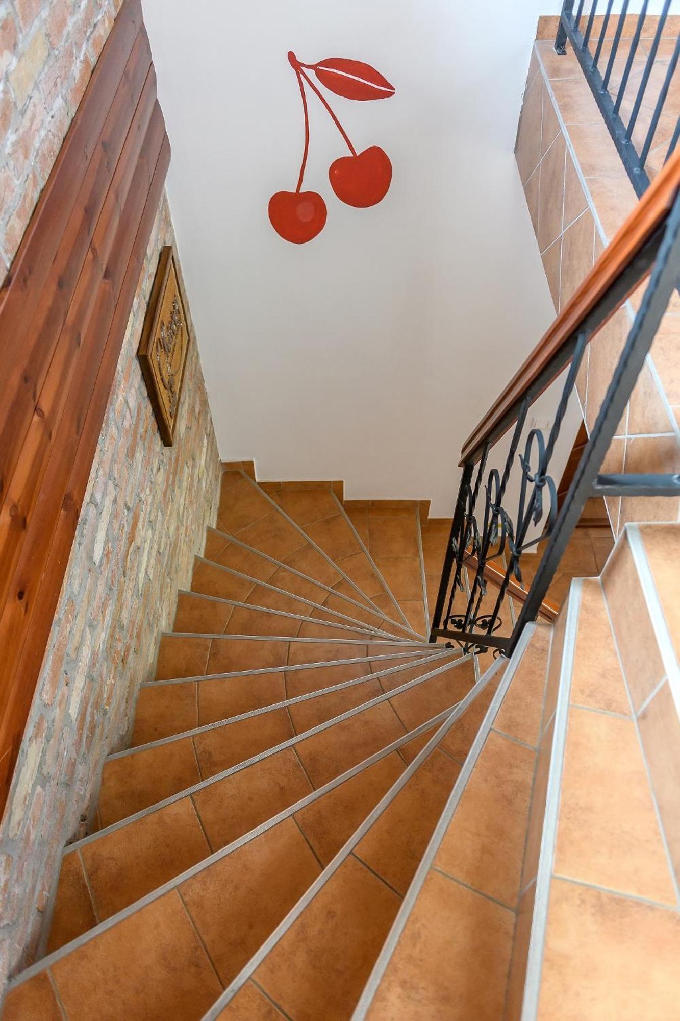 Cherry Apartmanhaz Sárvár Екстериор снимка