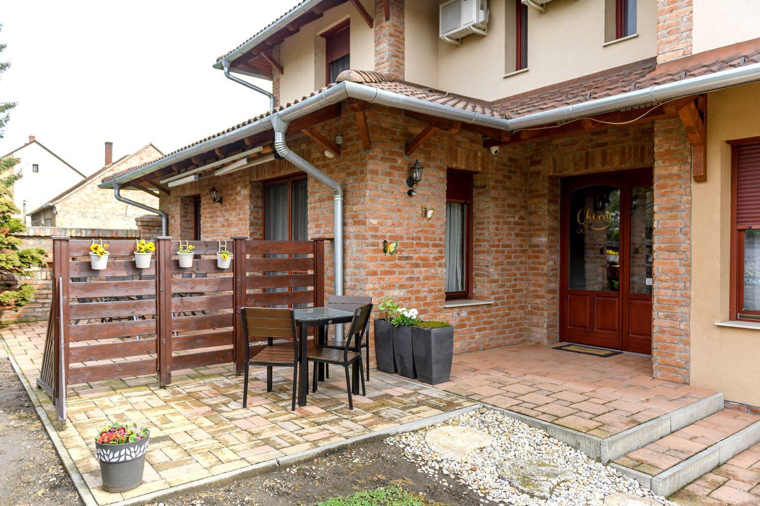 Cherry Apartmanhaz Sárvár Екстериор снимка