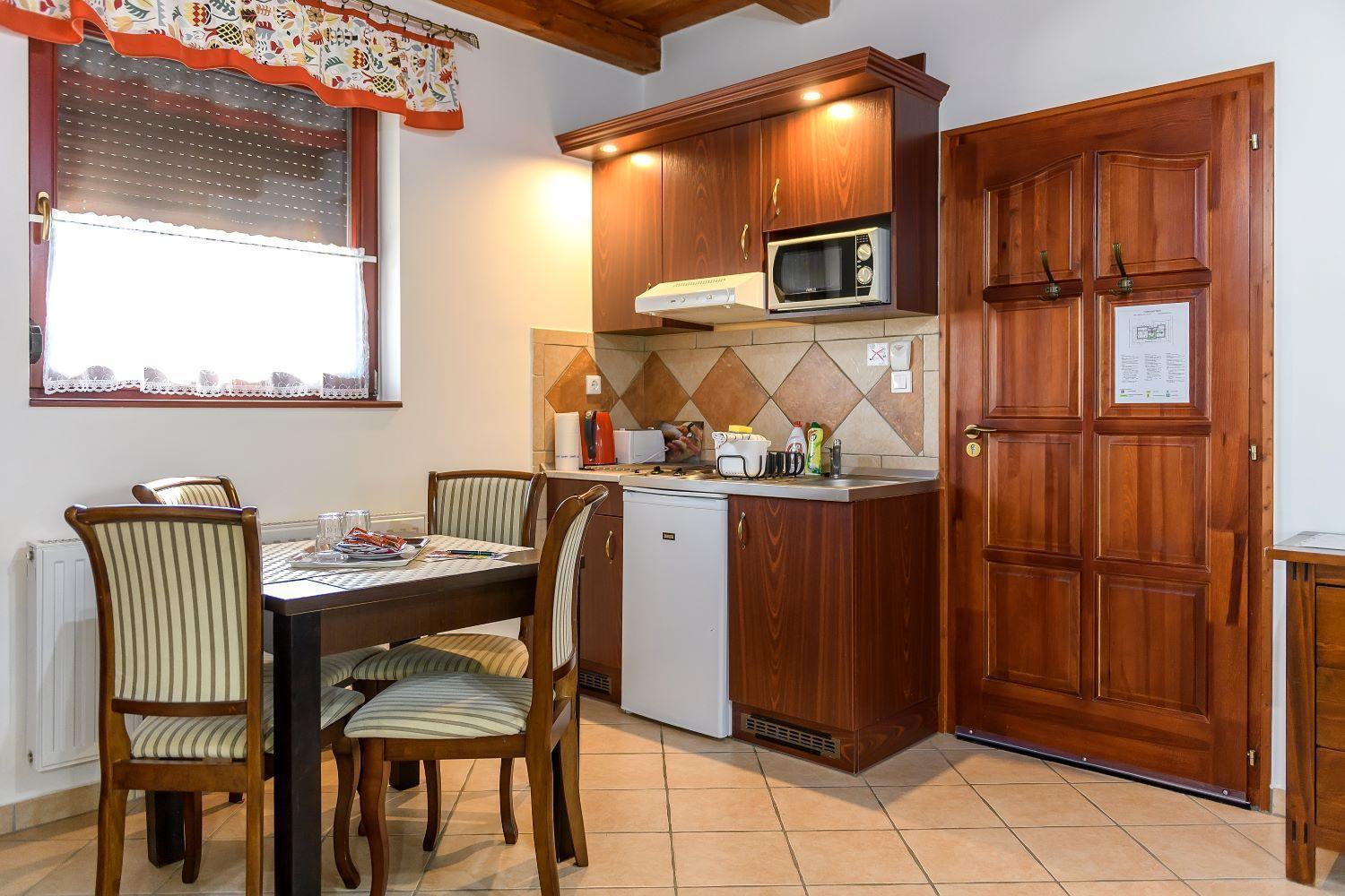 Cherry Apartmanhaz Sárvár Екстериор снимка