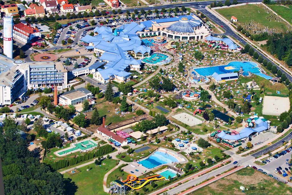 Cherry Apartmanhaz Sárvár Екстериор снимка