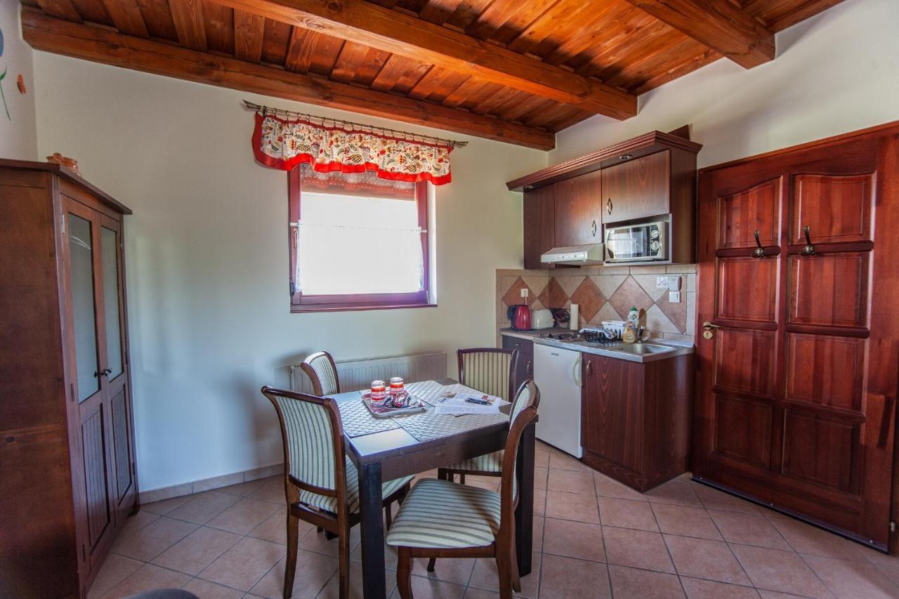 Cherry Apartmanhaz Sárvár Екстериор снимка