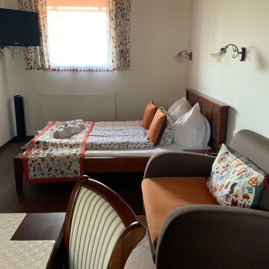 Cherry Apartmanhaz Sárvár Екстериор снимка